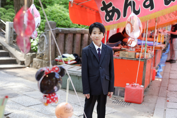 スタジオ撮影の後はつつじ満開の根津神社へお参り